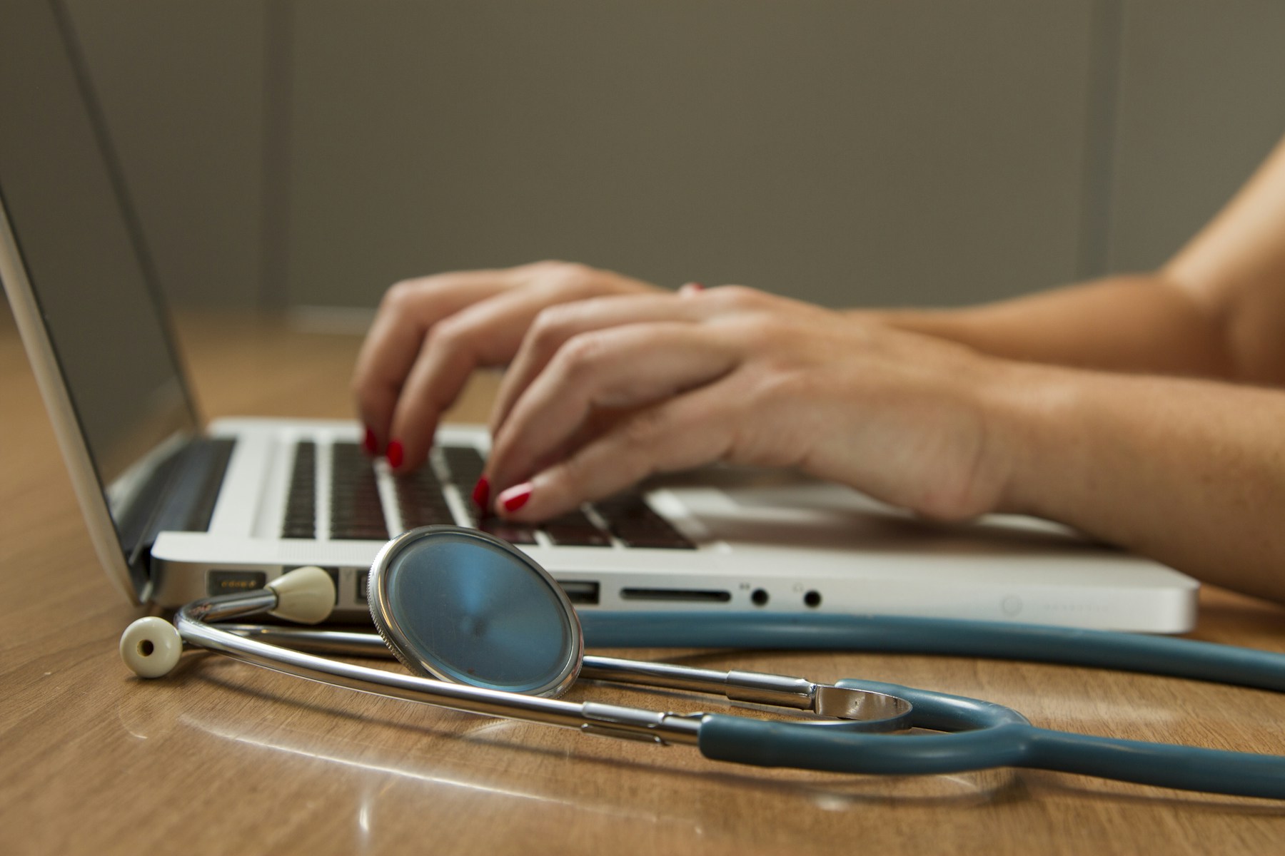 appointment management software for doctors dashboard and customer booking workflow for SWIQ service providers