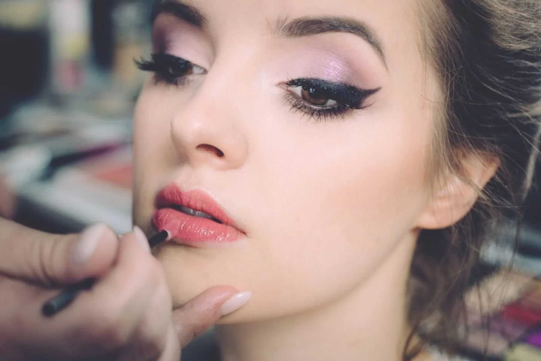 beauty clinic appointment booking dashboard and customer booking workflow for SWIQ service providers