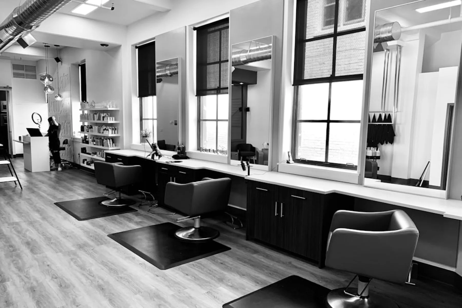 salon multi staff booking software dashboard and customer booking workflow for SWIQ service providers