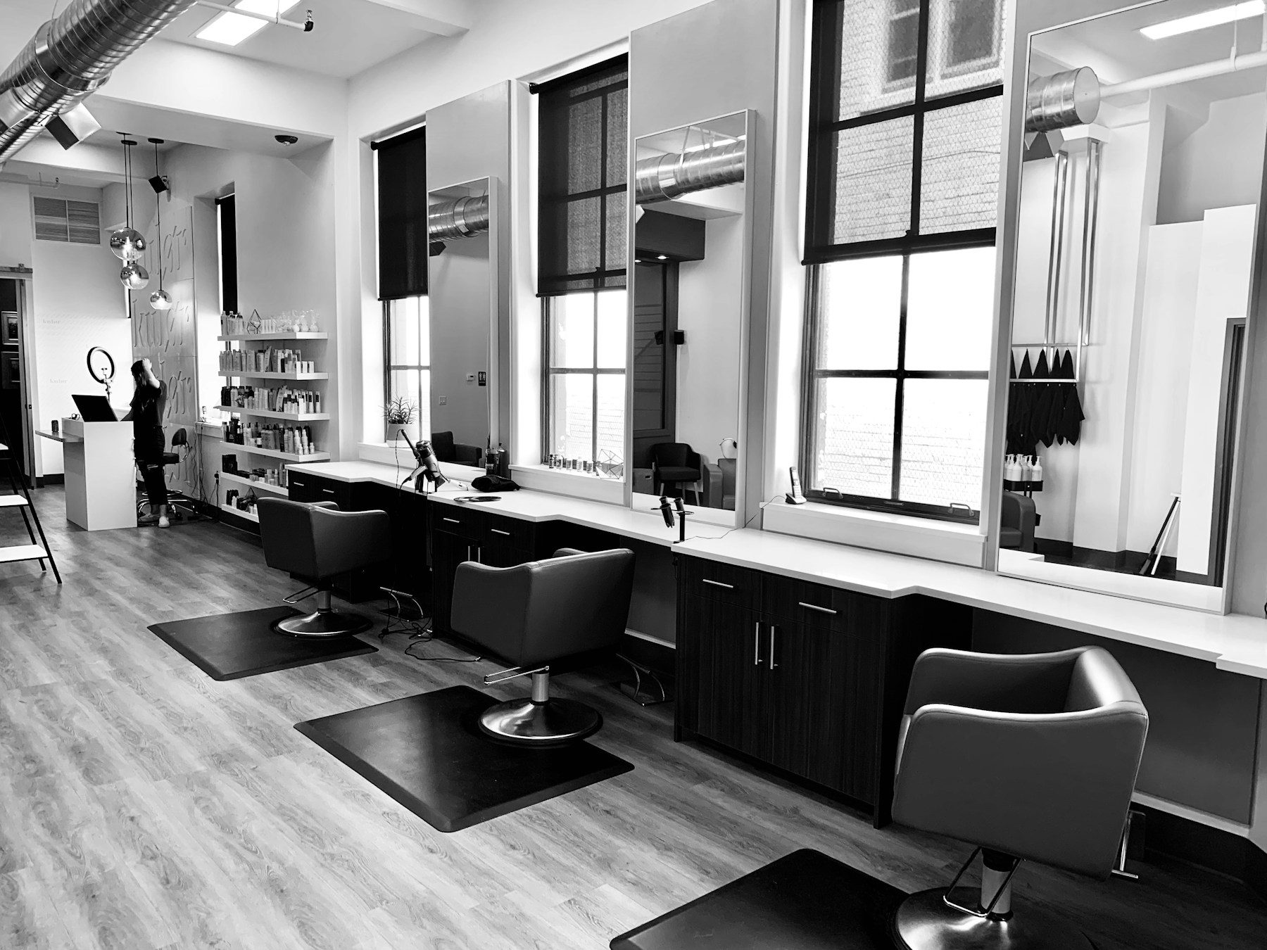 salon queue management app dashboard and customer booking workflow for SWIQ service providers